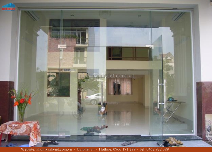 Cửa kính phòng khách